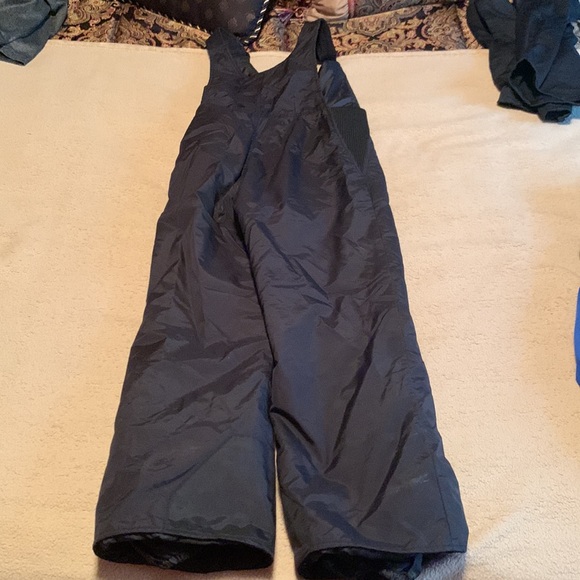 Rawik Youth Boys Size Small Snow Bibs in excellent used condition. - Picture 3 of 3